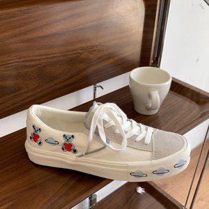 Canvas shoes, very cute